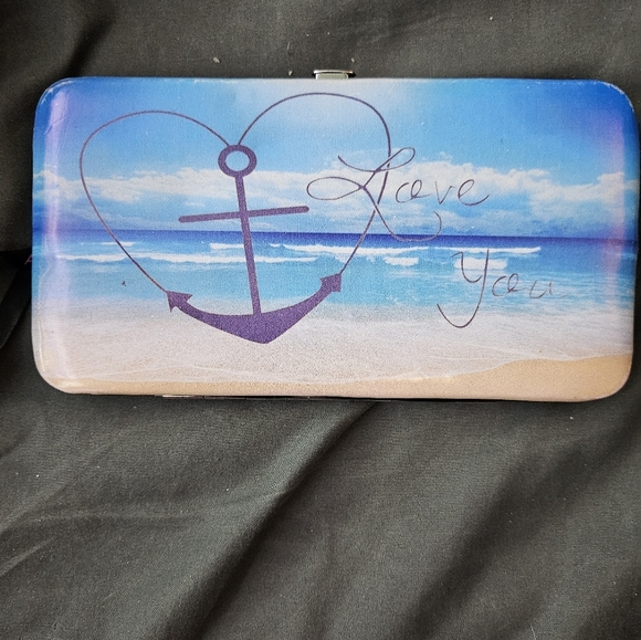 Ardene Wallet - Picture 1 of 2